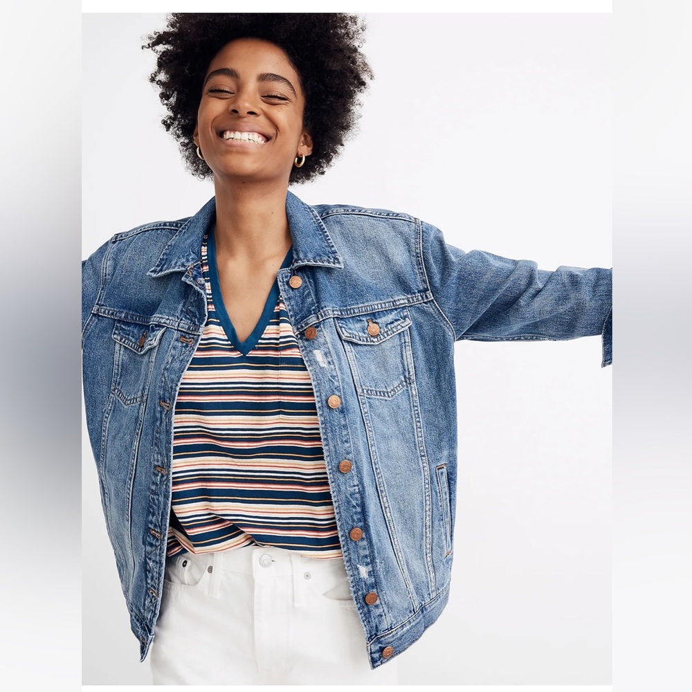 Oversized Madewell denim jacket. Boxy structure and faded wash.